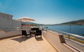 Apartment Lazic Pag